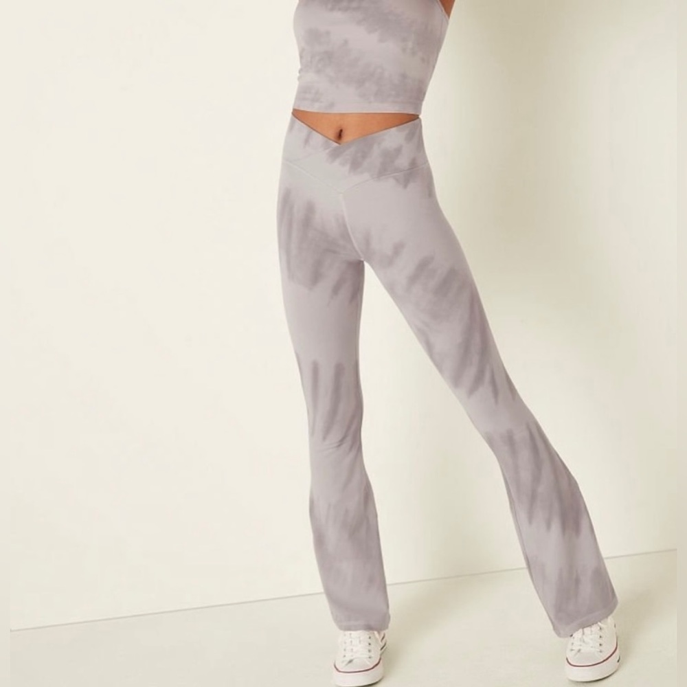 Victoria’s Secret PINK Crossover Flare Leggings